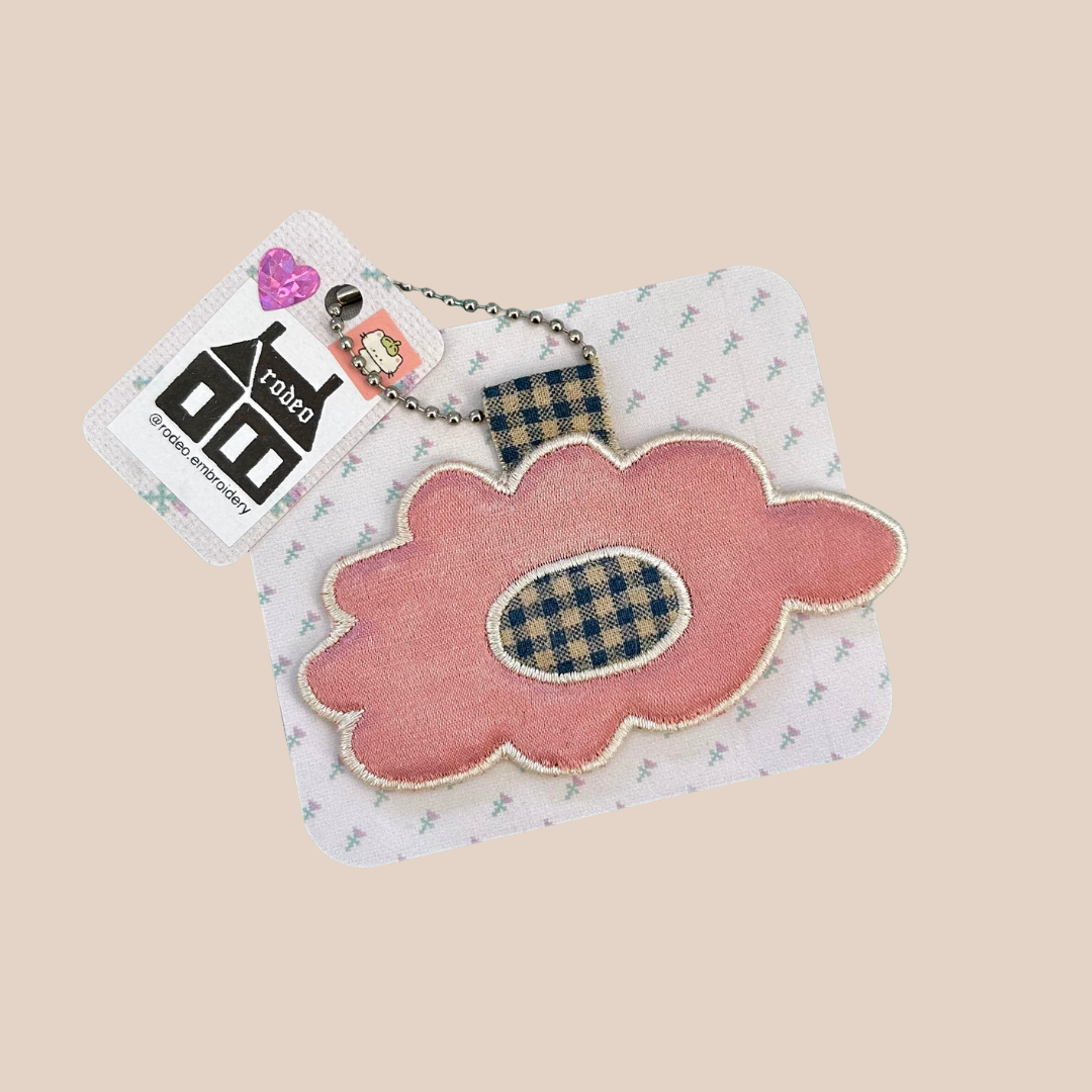 ditsy daisies ~ handmade keychains