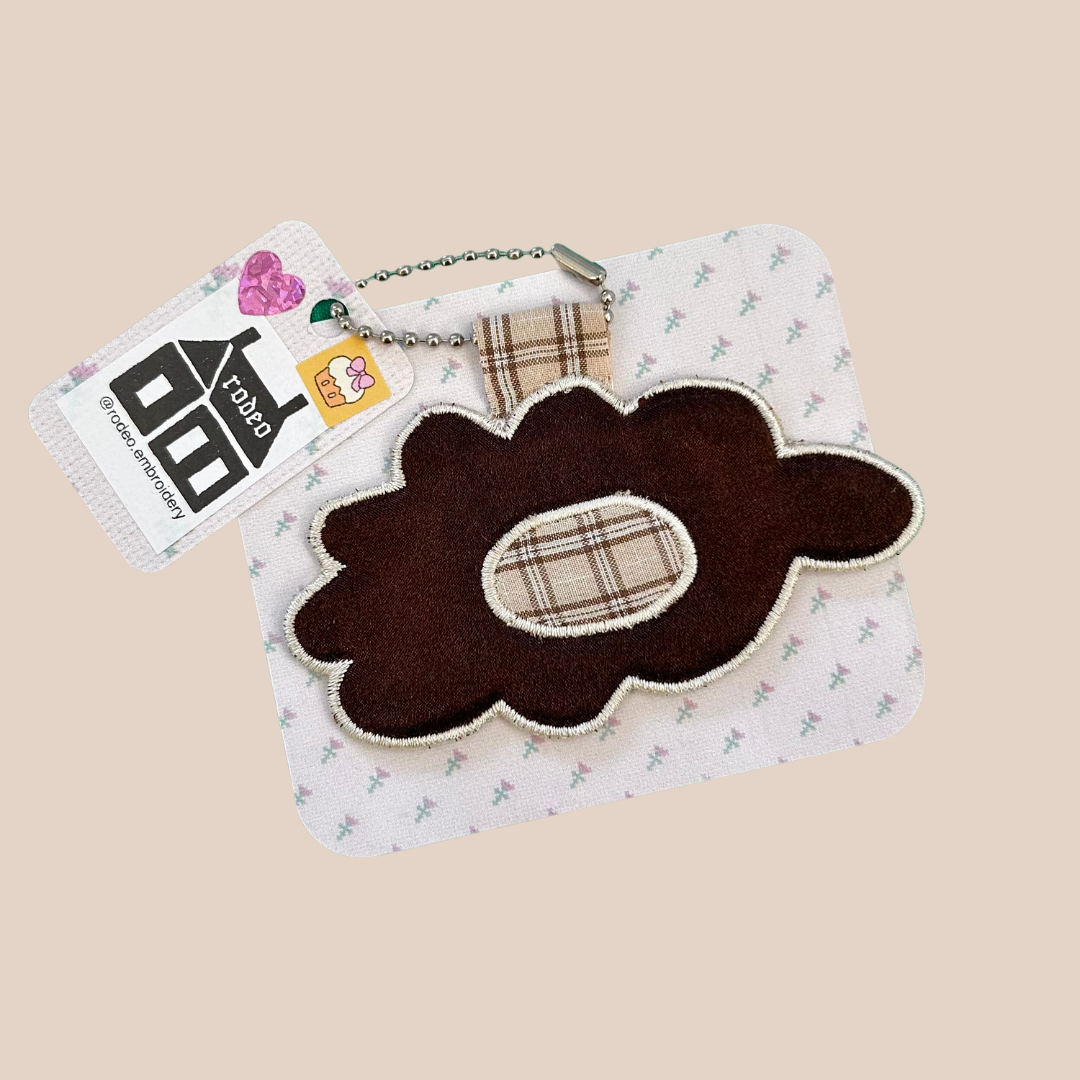 ditsy daisies ~ handmade keychains