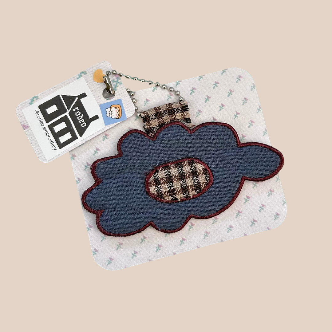 ditsy daisies ~ handmade keychains