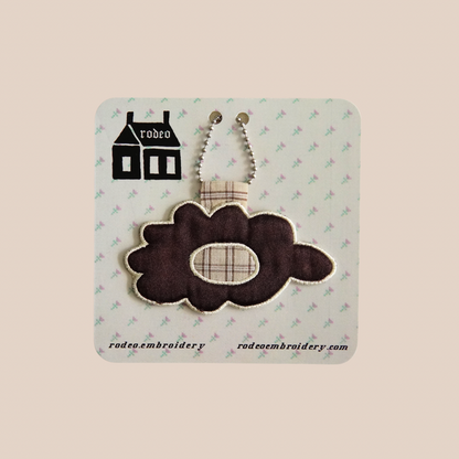 ditsy daisies ~ handmade keychains